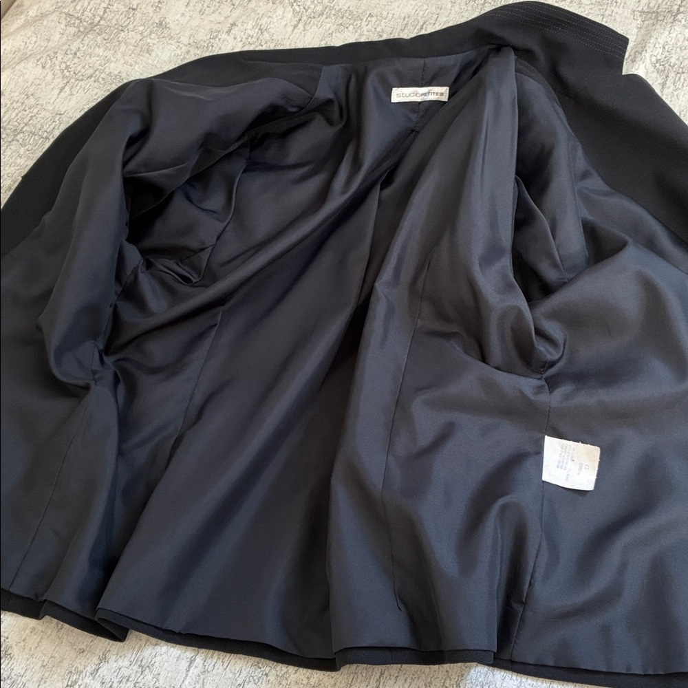 Laura Studio Petites Navy Blazer; Stitching Detail on Collar; Lined; Size: 12P - Picture 8 of 10